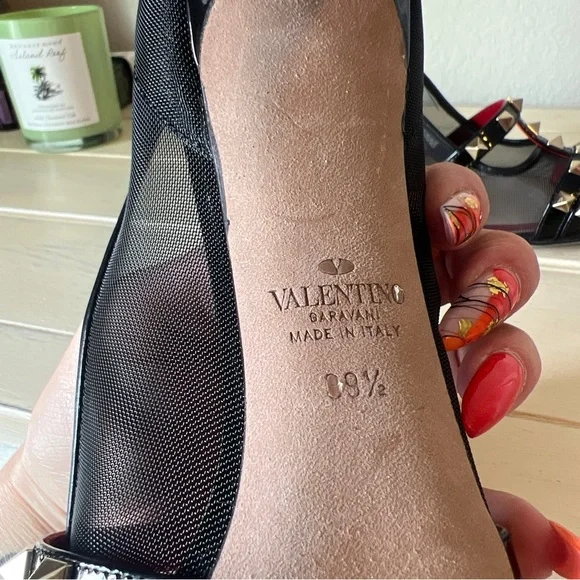 Valentino Rockstud Alcove pumps.making them perfect for any special occasion - Picture 7 of 11